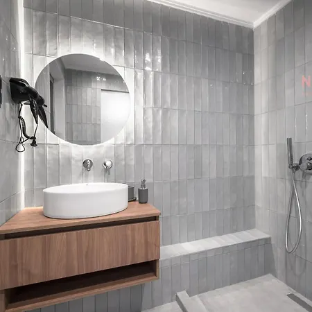 Esther Suites, Nilie Hospitality Mgmt 아파트호텔 3*