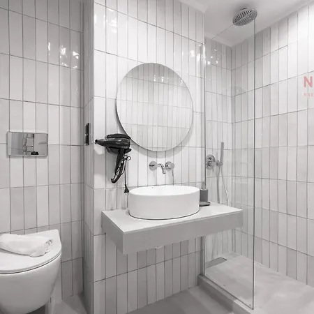 Esther Suites, Nilie Hospitality Mgmt 아파트호텔 3*