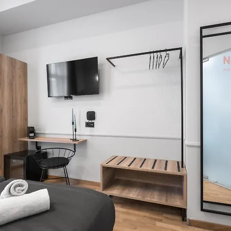 Ξενοδοχείο με διαμερίσματα Esther Suites, Nilie Hospitality Mgmt