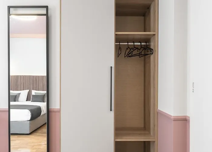 Esther Suites, Nilie Hospitality Mgmt 3* 테살로니키